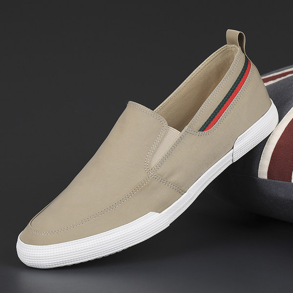 Ανδρικά στρογγυλά μοκασίνια με χρωματιστές ρίγες