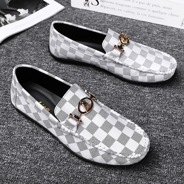 Stilīgi vīriešu rūtaini mokasīni ar sprādzi