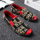 Stilīgi vīriešu mokasīni ar plakanu zoli un rakstu