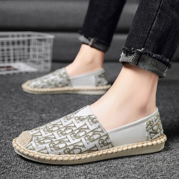 Jauna modeļa vasaras espadrilas ar izšuvumiem