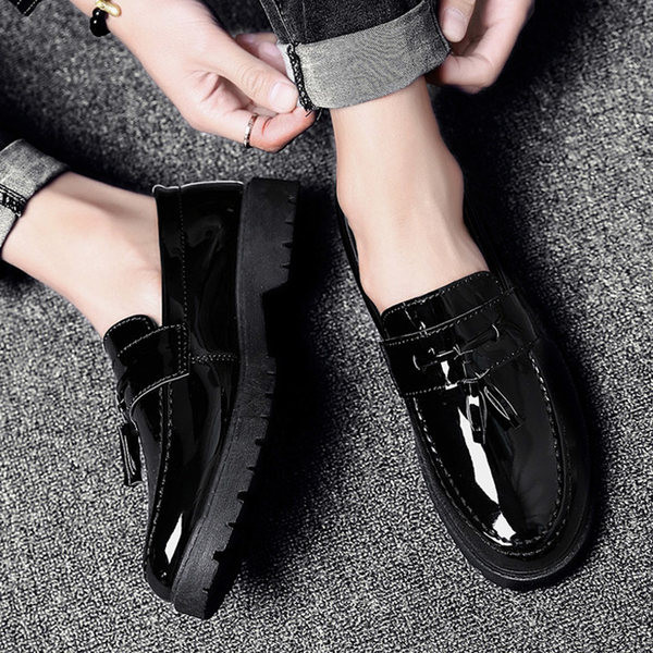 Mūsdienīgi lakādas mokasīni vīriešiem