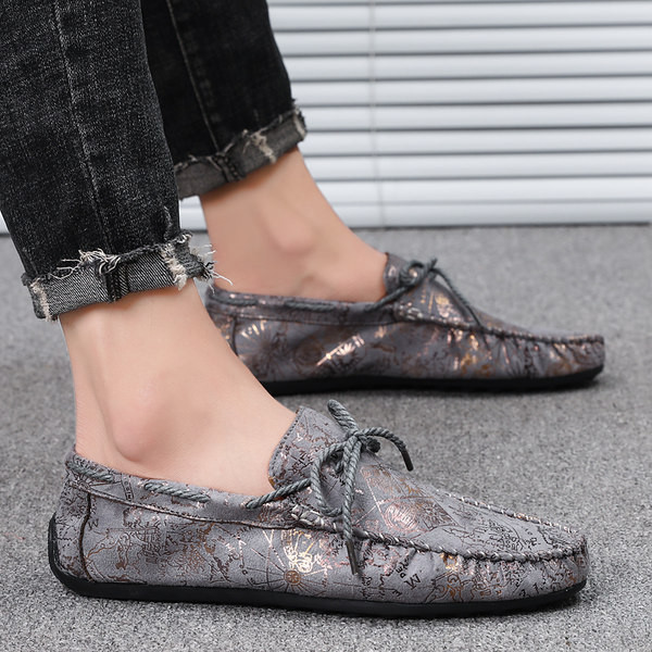 Stilīgi vīriešu mokasīni ar plakanām zolēm un mežģīnēm