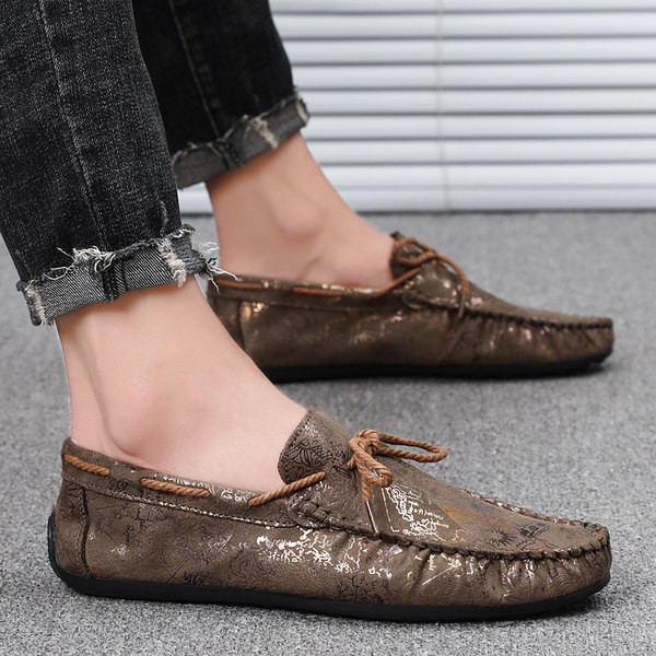 Stilīgi vīriešu mokasīni ar plakanām zolēm un mežģīnēm