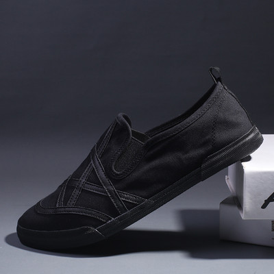 Aktuāli mokasīni ar plakanu zoli - vīriešiem