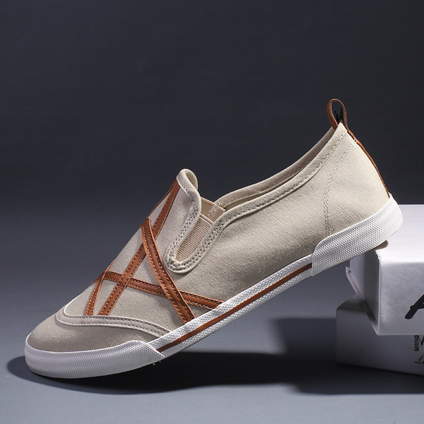 Aktuāli mokasīni ar plakanu zoli - vīriešiem