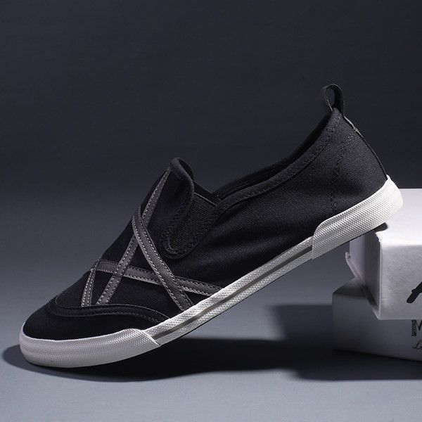 Aktuāli mokasīni ar plakanu zoli - vīriešiem