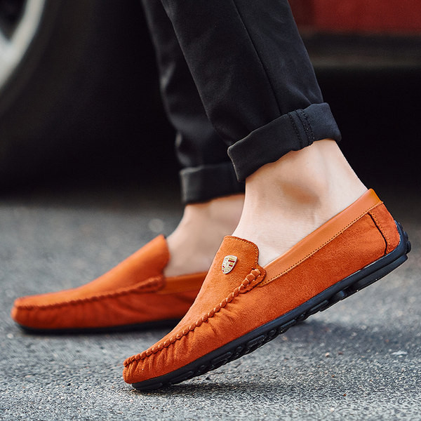 Stilīgs vīriešu mokasīnu vienkrāsains modelis ar metāla elementu