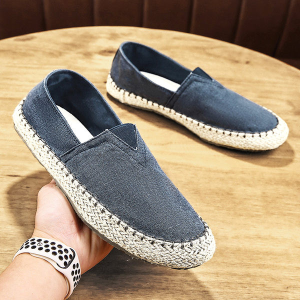 Modernas vasaras espadrilas no auduma