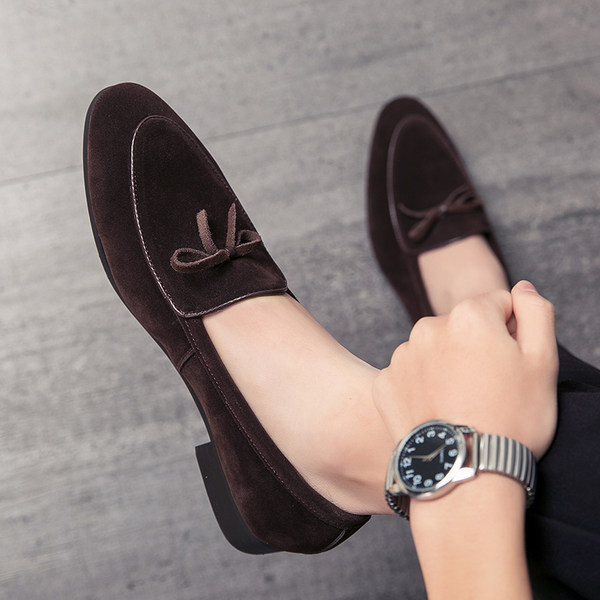 Ανδρικά μοκασίνια μοντέρνα από οικολογικό σουέτ σε καφέ και μαύρο χρώμα