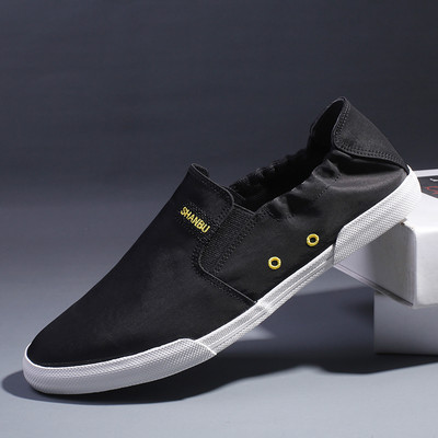 Ανδρικές υφαντικά μοκασίνια με κέντημα