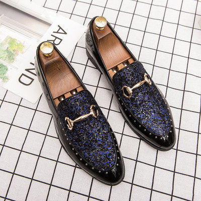 Mūsdienīgi vīriešu lakādas mokasīni ar metāla elementu