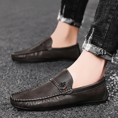 Ikdienas vīriešu mokasīni no eko ādas ar metāla elementu