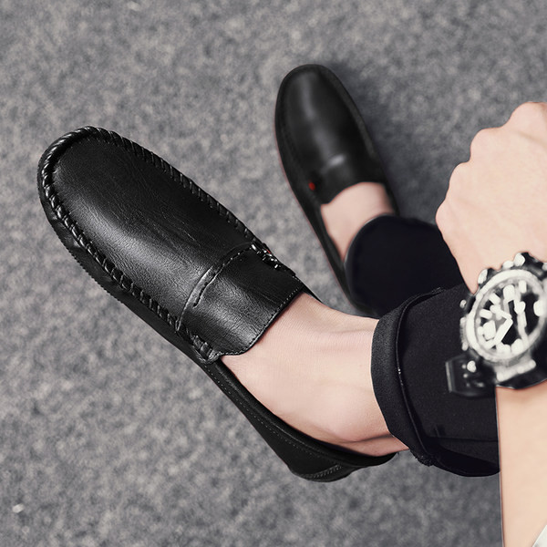 Ikdienas vīriešu mokasīni no eko ādas ar metāla elementu