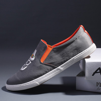 Ikdienas mokasīni ar izšuvumu un plakanu zoli