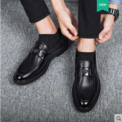 Moderni mākslīgās ādas mokasīni vīriešiem