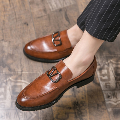 Moderni mākslīgās ādas mokasīni vīriešiem