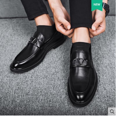 Moderni mākslīgās ādas mokasīni vīriešiem