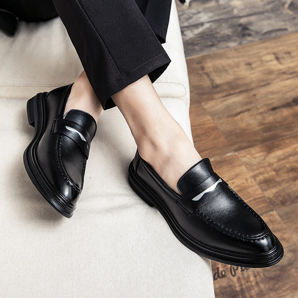 Moderni mākslīgās ādas mokasīni vīriešiem