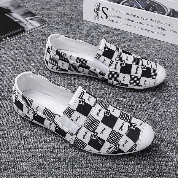 Μοντέρνα ανδρικά καθημερινά μοκασίνια με μοτίβο