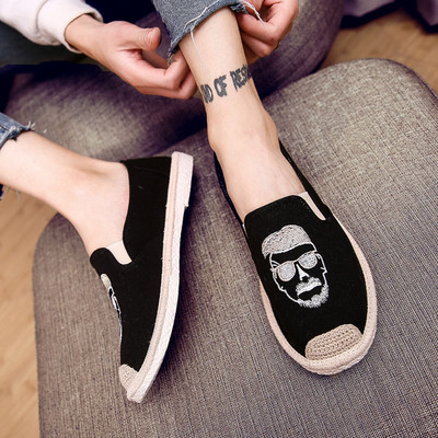 Jauns vīriešu espadriļu modelis ar izšuvumu