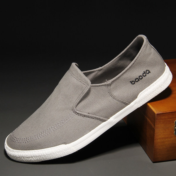 Vīriešu mokasīni noapaļots raksts ar izšūtu uzrakstu