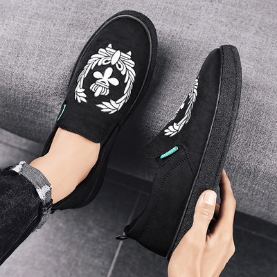 Vasaras vīriešu mokasīni ar izšuvumiem