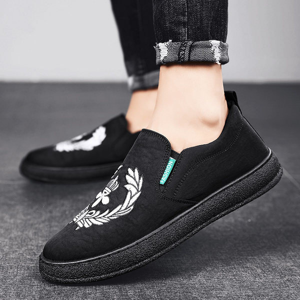 Vasaras vīriešu mokasīni ar izšuvumiem