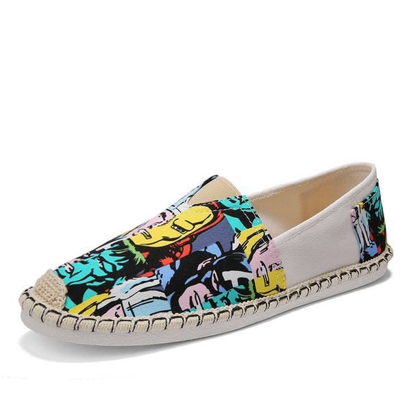 Jauns vīriešu espadriļu modelis ar krāsainu rakstu