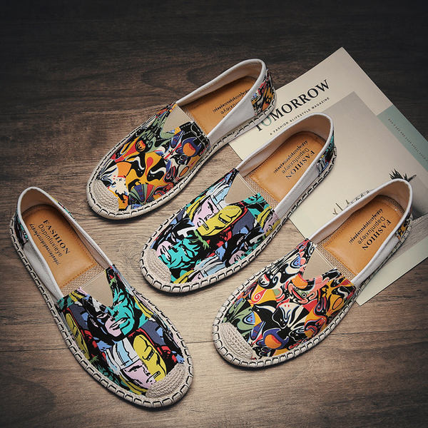 Jauns vīriešu espadriļu modelis ar krāsainu rakstu