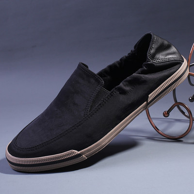 Vīriešu mokasīnu vienkrāsains modelis ar plakanu zoli