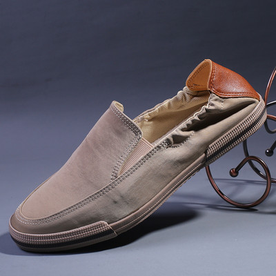 Vīriešu mokasīnu vienkrāsains modelis ar plakanu zoli