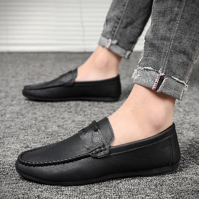 Stilīgi vīriešu mokasīni no eko ādas vienkrāsaina modeļa