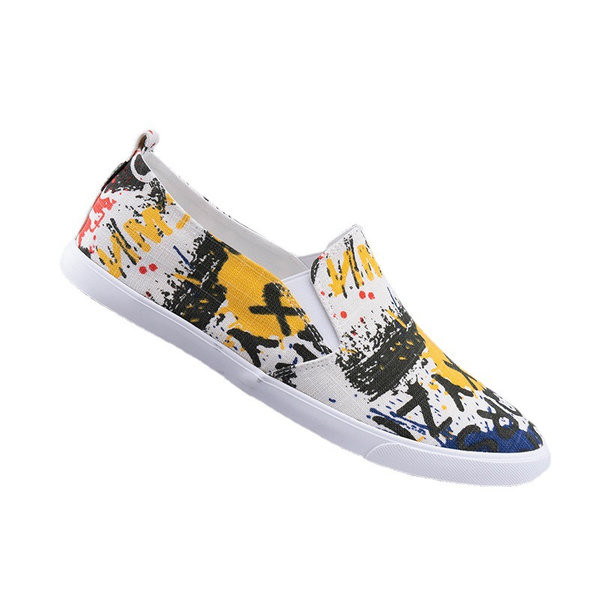 Krāsaini mokasīni ar uzrakstiem un plakanu zoli