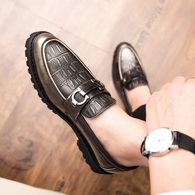 Jauns vīriešu mokasīnu modelis no eko ādas ar metāla elementu vairākās krāsās