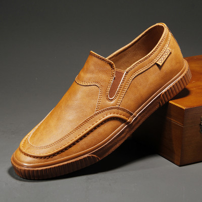 Vīriešu ikdienas mokasīni no mākslīgās ādas ar uzrakstu