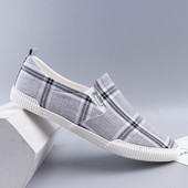 Ikdienas elpojoši mokasīni ar plakanu zoli