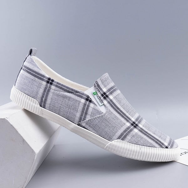 Ikdienas elpojoši mokasīni ar plakanu zoli