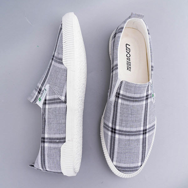 Ikdienas elpojoši mokasīni ar plakanu zoli