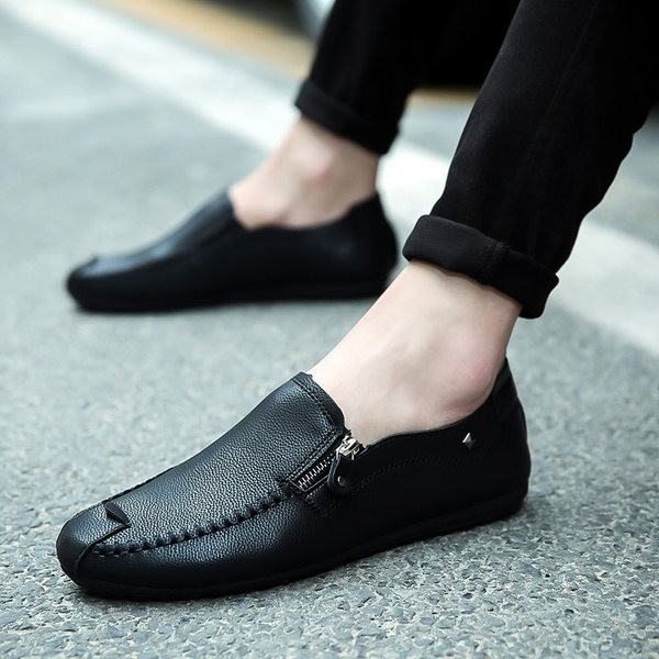 Καλοκαιρινά ανδρικά έκο δερμάτινα μοκασίνια με φερμουάρ και μεταλλικά πούλια