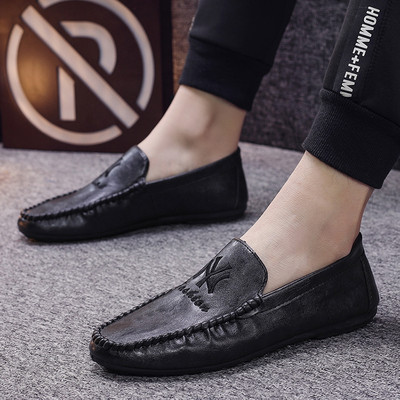 Mūsdienīgi vīriešu mākslīgās ādas mokasīni