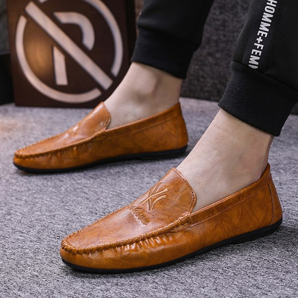 Mūsdienīgi vīriešu mākslīgās ādas mokasīni