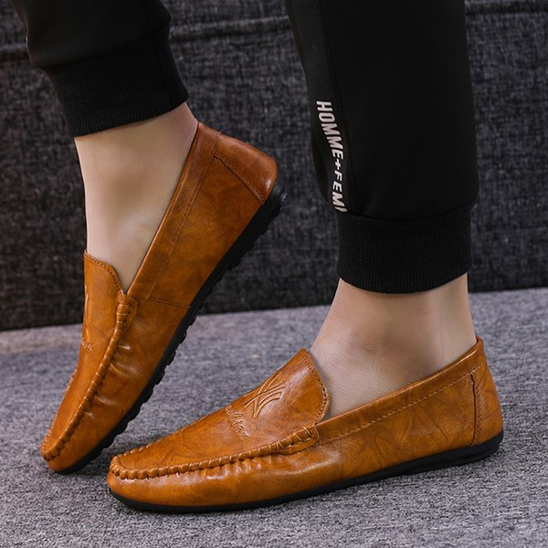 Mūsdienīgi vīriešu mākslīgās ādas mokasīni