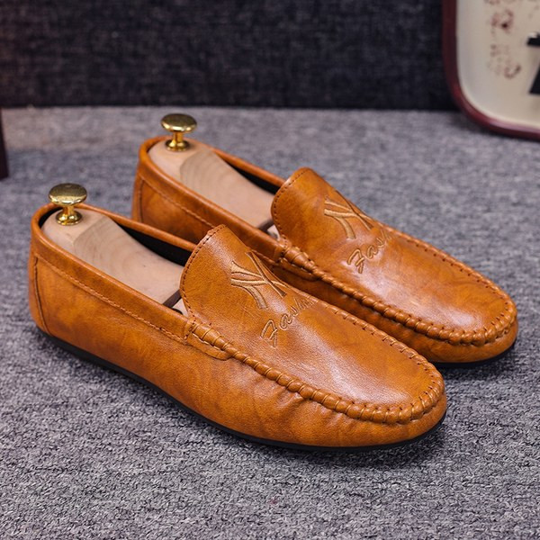 Mūsdienīgi vīriešu mākslīgās ādas mokasīni