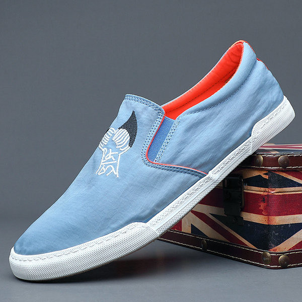 Ikdienas audekla mokasīni ar izšuvumiem