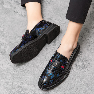 Mūsdienīgi vīriešu mokasīni no eko ādas ar metāla apdari