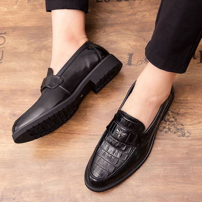 Mūsdienīgi vīriešu mokasīni no eko ādas ar metāla apdari