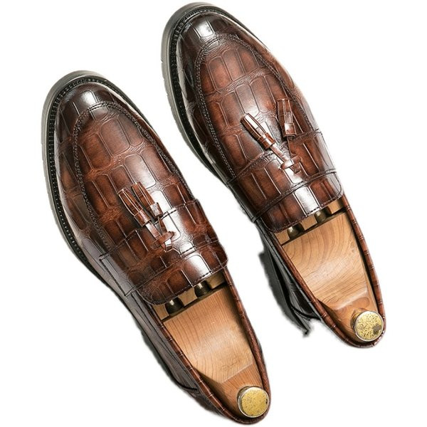 Vīriešu mokasīni no eko ādas ar pušķiem