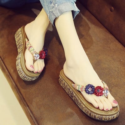 Modernas sieviešu čības ar 3D ziediem un 3 cm platformu