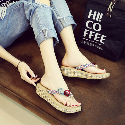 Modernas sieviešu čības ar 3D ziediem un 3 cm platformu