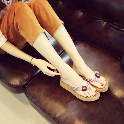 Modernas sieviešu čības ar 3D ziediem un 3 cm platformu